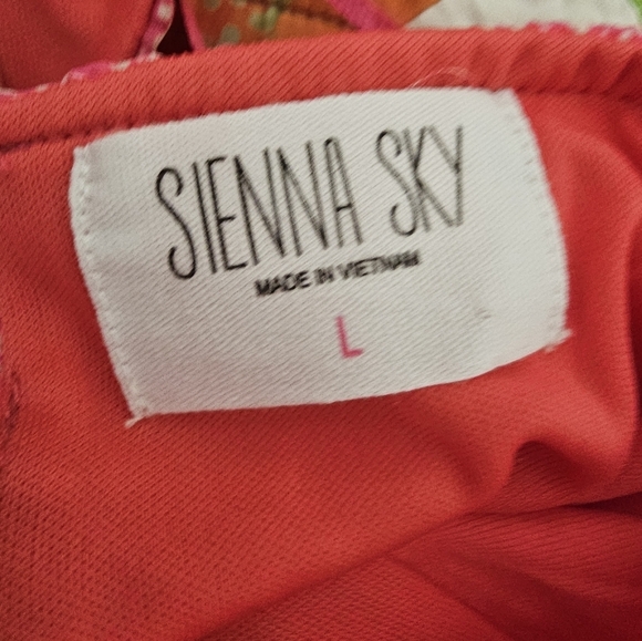 Sienna Sky Pink and White Tank Crop Top Women's Size Large NWOT - Picture 7 of 7